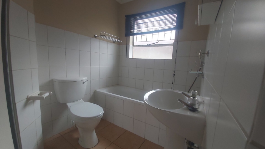 To Let 1 Bedroom Property for Rent in Fleurdal Free State